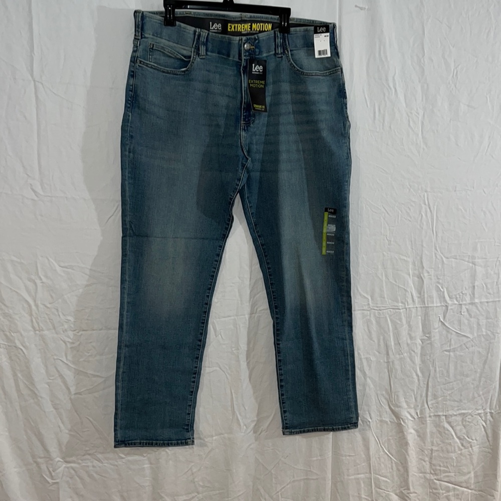 Men’s Lee size 40x 32 Extreme Motion